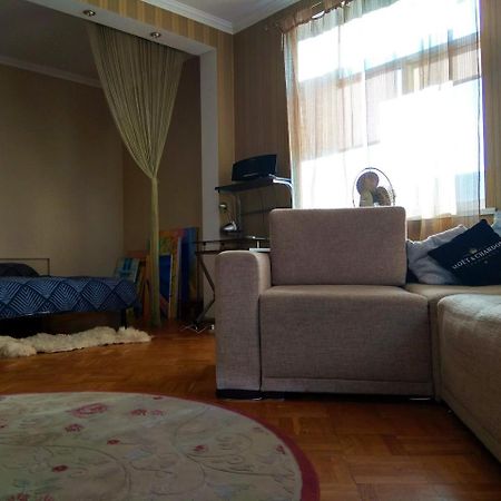 Alabama Mama Apartment Kiev Bagian luar foto