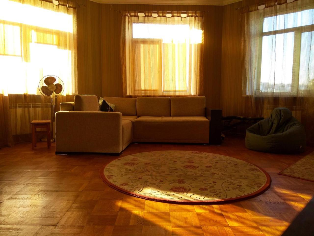 Alabama Mama Apartment Kiev Bagian luar foto